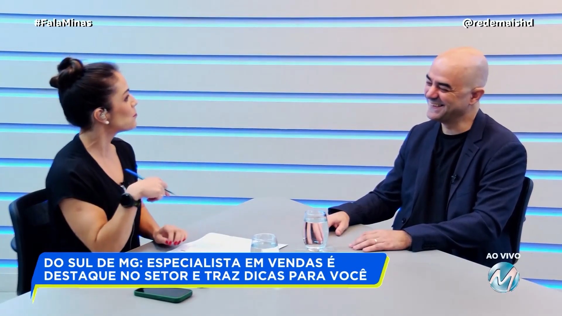 O palestrante Leandro Branquinho sendo entrevistado no programa Fala Minas da TV Rede Mais HD Rede Record